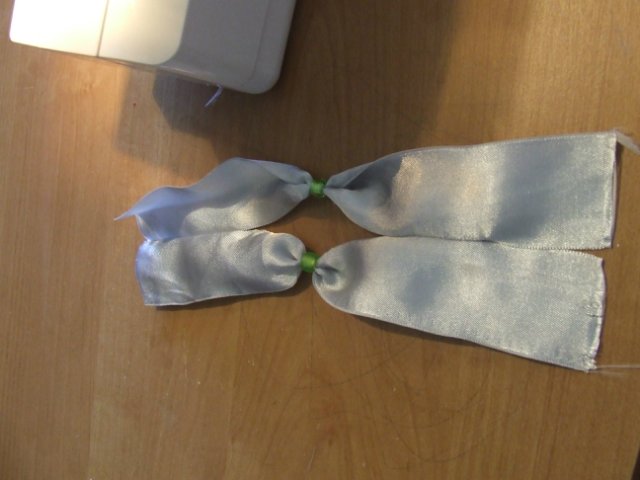 Платье для куклы из атласной ленты. Простое изготовление. Мастер-класс (фото 5)