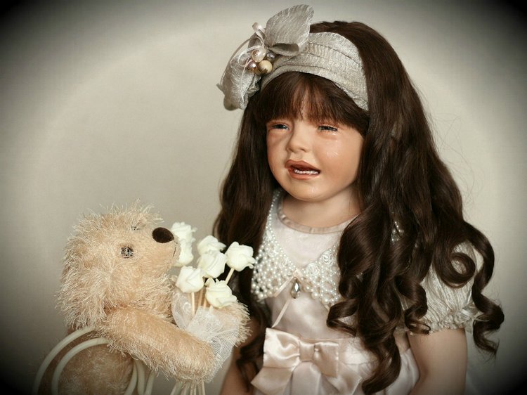 Девочка, которая все время плачет или авторская кукла Сюзан Липл (Susan Lippl)