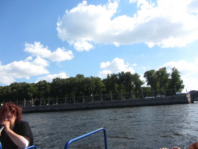 Приглашаем на водную экскурсию по Петербургу