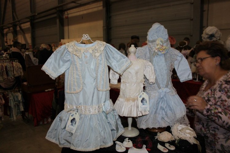 Выставка кукол, мишек тедди, кукольных домиков и миниатюры в Нидерландах 24-25 октября 2015 год. Часть третья - антикварки