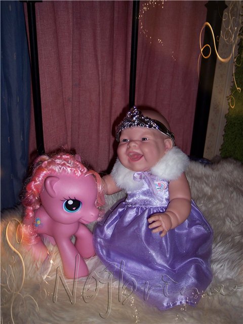 Золушка. Старая сказка на новый лад в исполнении малышей Berenguer (фото 4)