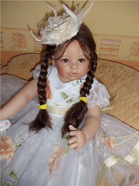 Любите ли Вы Клубничку так, как люблю ее я???? Фарфоровая кукла от Моники Левениг (фото 6)