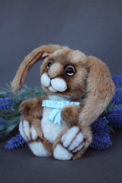 Заяц Луиджи. Авторская игрушка Татьяны Матляк