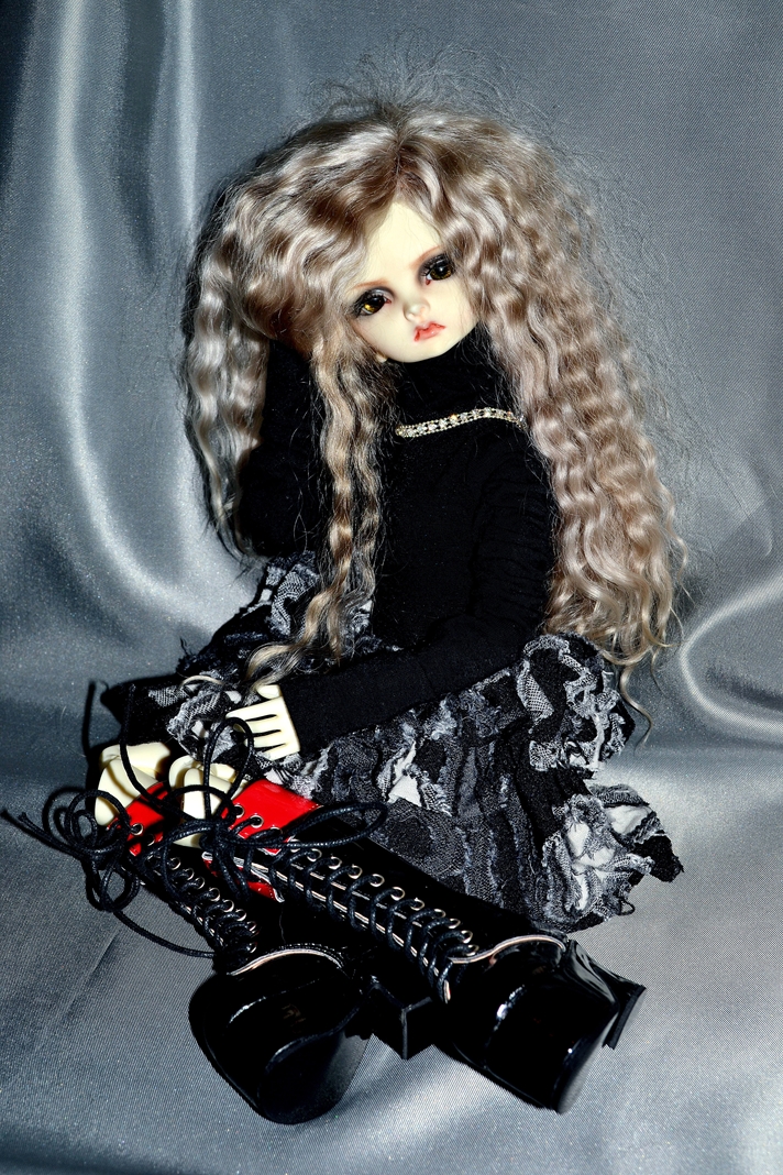 Моя серьёзная и непохожая на других BJD-девочка Aaron от Dollzone (фото 5)