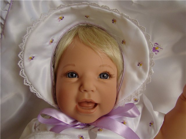 Маленькая Фиалка - "LITTLE VIOLET" коллекционная куколка Ли Миддлтон (фото 4)