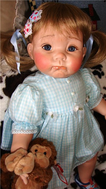 Фарфоровая помпушечка - куколка реплика "Winnie" от Cindy Marschner Rolfe (фото 6)