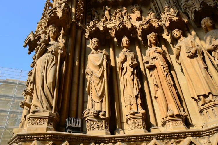 Очарование стринных французских городов