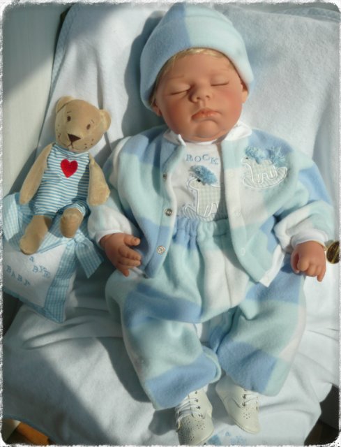 Rock-a-bye - спящее чудо от Lee Middleton (фото 3)