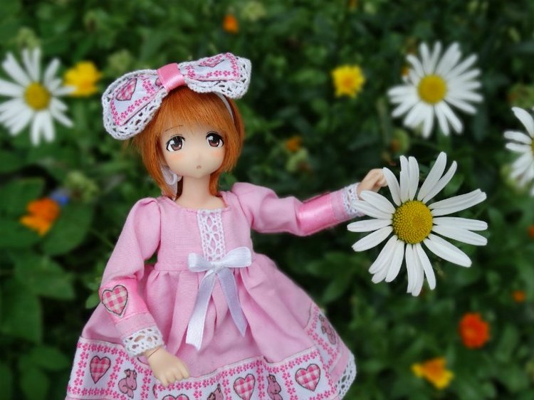 Дюймовочка в сказочном саду (фото 3)