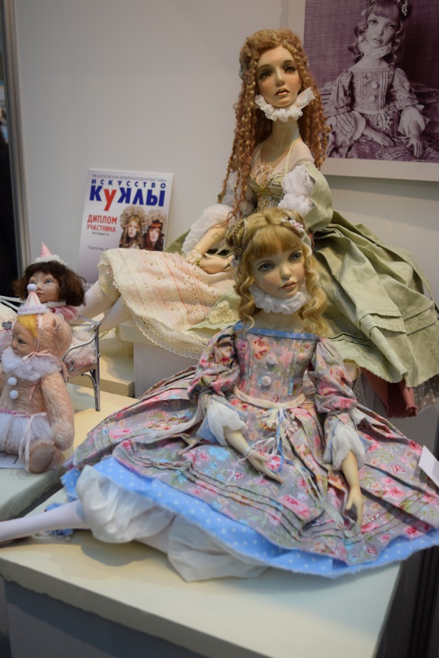 VII Московская международная выставка "Искусство Куклы". Портреты кукольной души или незримый диалог