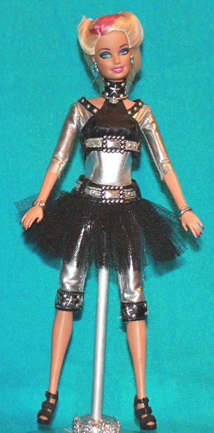 Серебро и черное - мода в нашем куклодоме (фото 5)