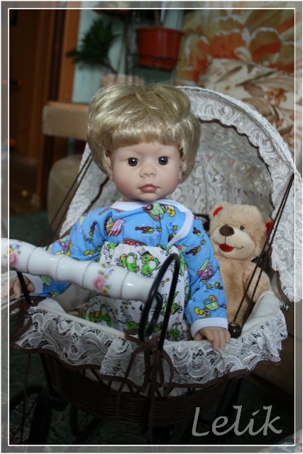 Фёдор и его транспорт. Lee Middleton Hayden by Reva Schick и коляска edeltraut hofmann