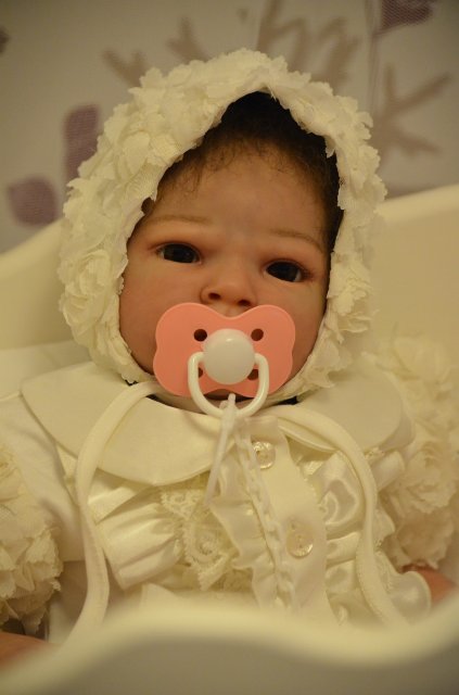 Кукла реборн Сабрина - маленький серьезный человечек (фото 6)