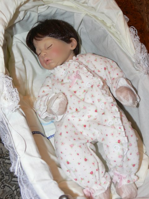 Чудо малыши в детской колясочке.. Artista Charisma Doll