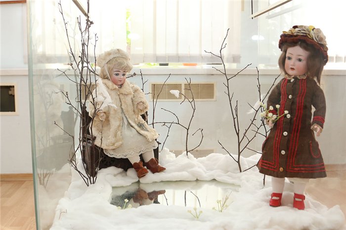 Коньки и куклы. Последний лед весны. Антикварная выставка. Москва, 2015 Коньки и куклы. Последний лед весны. Антикварная выставка. Москва, 2015