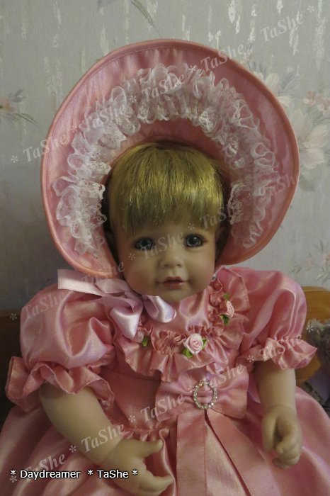 Девочки конфетки маленькие тортики