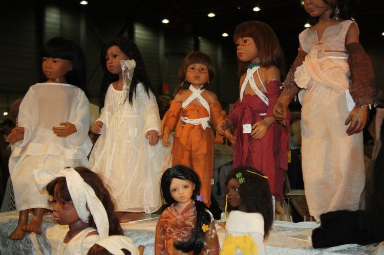 Выставка кукол, мишек тедди, кукольных домиков и миниатюры в Нидерландах 24-25 октября 2015 год. Шестая часть | Бэйбики Выставка кукол, мишек тедди, кукольных домиков и миниатюры в Нидерландах 24-25 октября 2015 год. Шестая часть (фото 9)