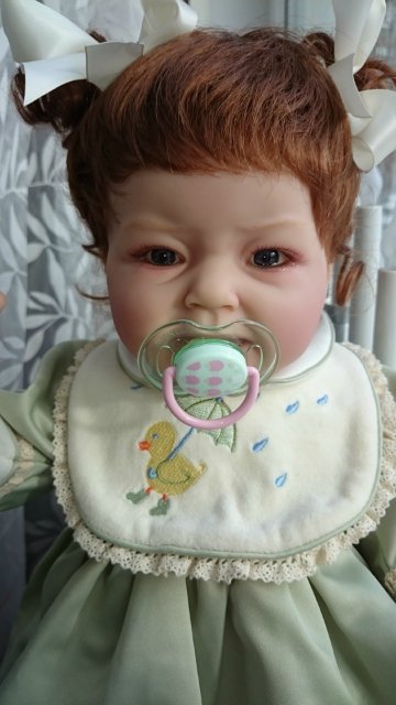 "У меня режутся зубки". Очень редкая девочка от Ли Миддлетон - Teething Blues