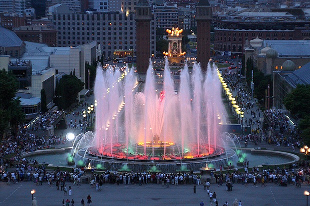 Магический фонтан Монжуика — поющая достопримечательность Барселоны