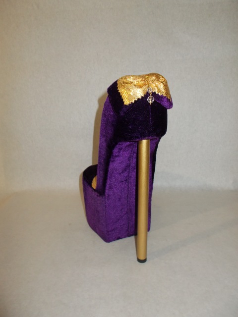 Эксклюзивное кресло-туфелька и диванчик под старину (фото 4)