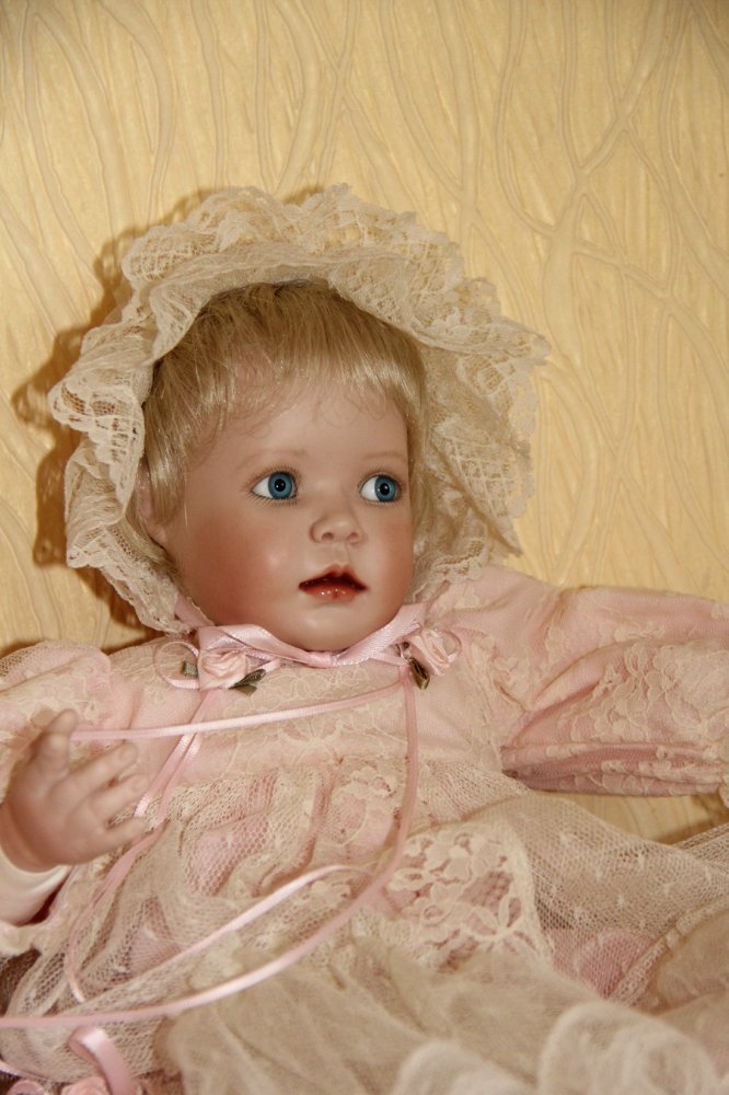Фарфоровая кукла Беатриса