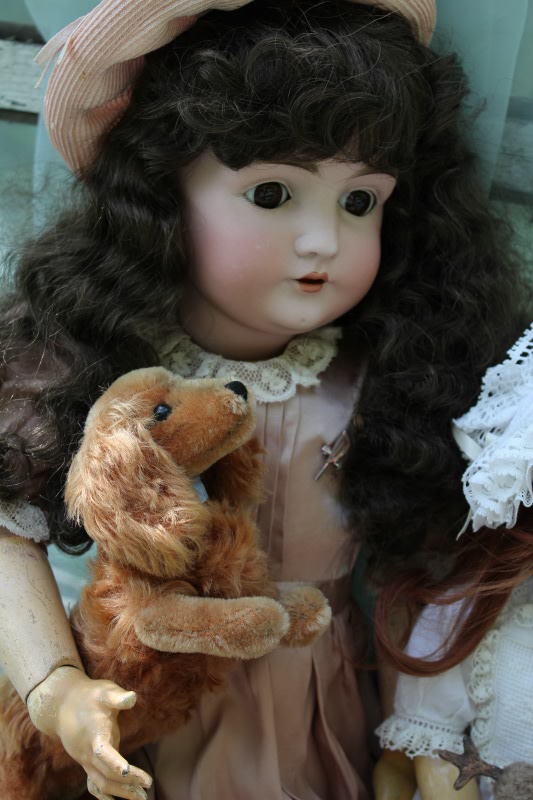 Сестрёнки Кестнер на прогулке (фото 6)