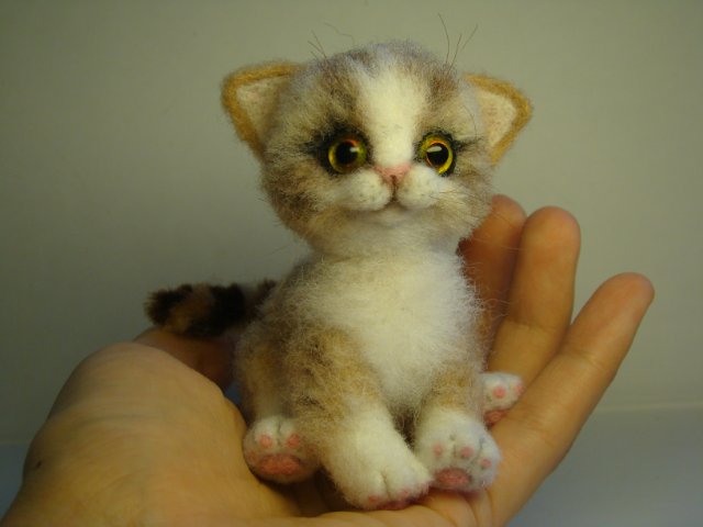 Котейка. Авторская игрушка сухим валянием Ольги Чернухо (фото 10)