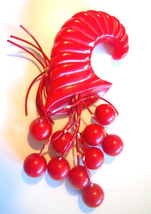 Славный пластик "бакелит"! У него отменный вид! Или возвращение бакелитового болванчика