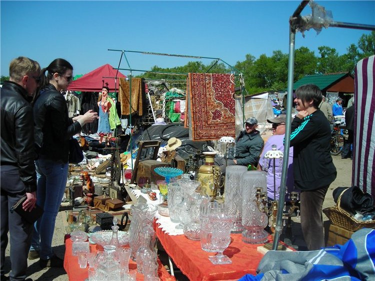 Барахолка - с нами рядом. Мы ее окинем взглядом | Бэйбики Барахолка - с нами рядом. Мы ее окинем взглядом