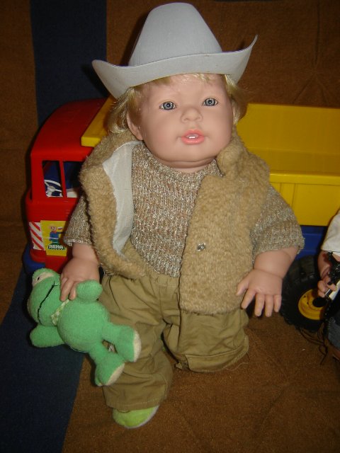 Шериф и его помощник против Мистера Лягуха. Куклы Berenguer