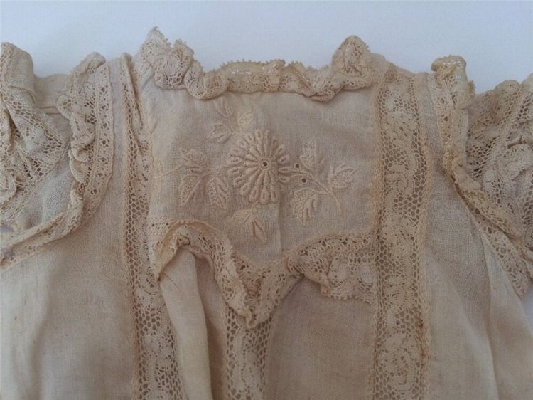 "Meine Tochter ist 6" Антикварный гардероб для карманной куколки