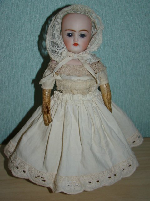 Антикварная карманная кукла Bähr & Pröschild на французском модном теле