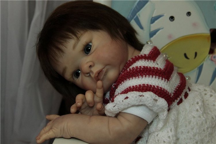 Джулия - малышка из молдика Jill от Adrie Stoete