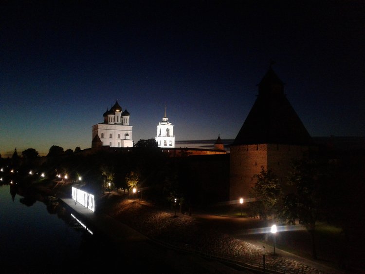 Псков: из лета в лето. Прогулки по городу и куклы