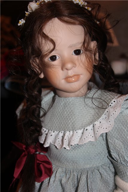 Альберта (Alberta) - фарфоровая красавица из коллекции Signature от Ruth Treffeisen, 1996 г