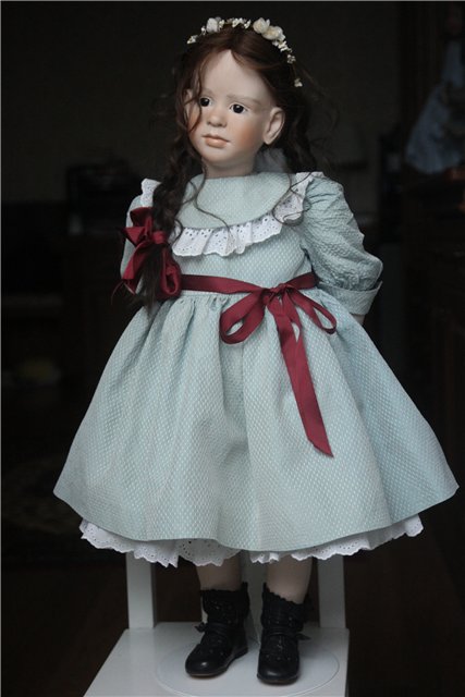 Альберта (Alberta) - фарфоровая красавица из коллекции Signature от Ruth Treffeisen, 1996 г (фото 8)