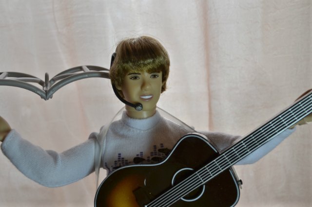 Приглашаю на концерт Джастина Бибера (шарнирная кукла Jastin Bieber) | Бэйбики Приглашаю на концерт Джастина Бибера (шарнирная кукла Jastin Bieber)