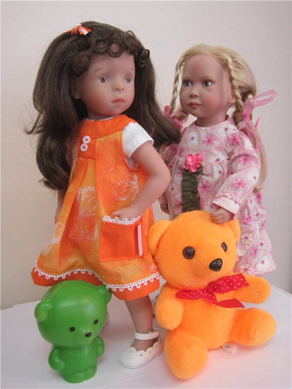 Куколки с рисованными глазками – Элли (Элен от Звернадзе) и Тата (Кати Круз)