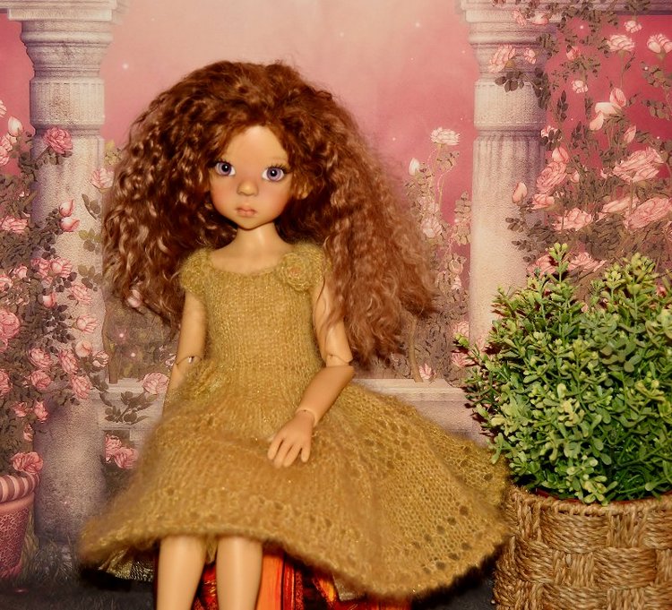 Весеннее обновление. Платья для кукол Kaye Wiggs