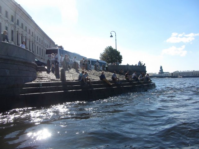 Приглашаем на водную экскурсию по Петербургу