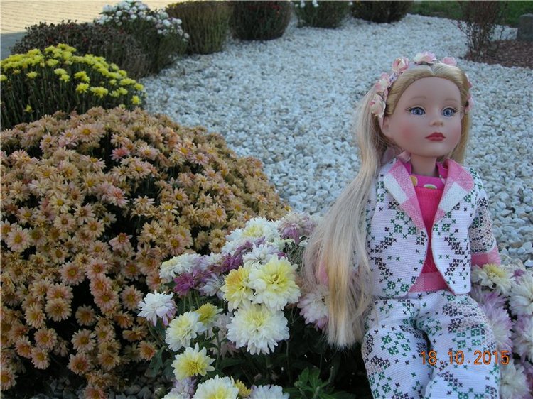 Первые прогулки Алисы — Фэшн