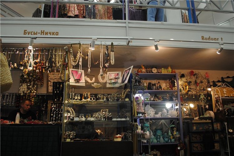 На Тишинку мы пошли – там сокровища нашли. Взгляд на «Блошиный рынок» со второго этажа | Бэйбики На Тишинку мы пошли – там сокровища нашли. Взгляд на «Блошиный рынок» со второго этажа