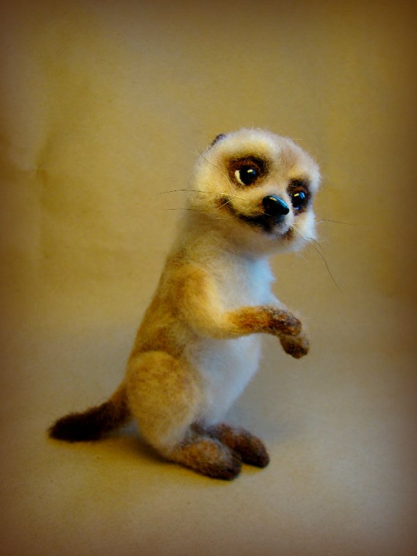 Сурикат. Авторская игрушка валянием из шерсти Ольги Чернухо