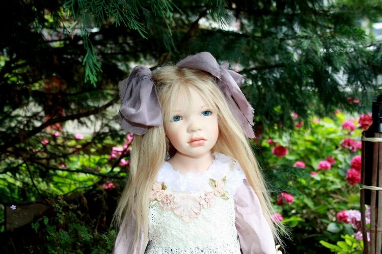 Марусина прогулка по саду. Коллекционная кукла от Zofia & Henry Zawieruszynski (фото 9)