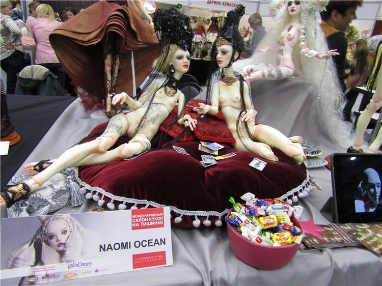 Тишинка, октябрь 2016. Куклы. Начинается выставка с лестницы. Фотобзор | Бэйбики Тишинка, октябрь 2016. Куклы. Начинается выставка с лестницы. Фотобзор (фото 8)