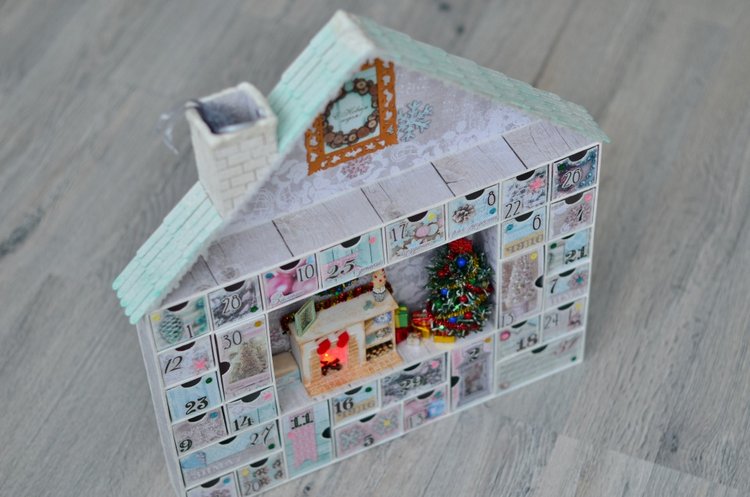 Адвент календарь с миниатюрой и освещением (фото 7)