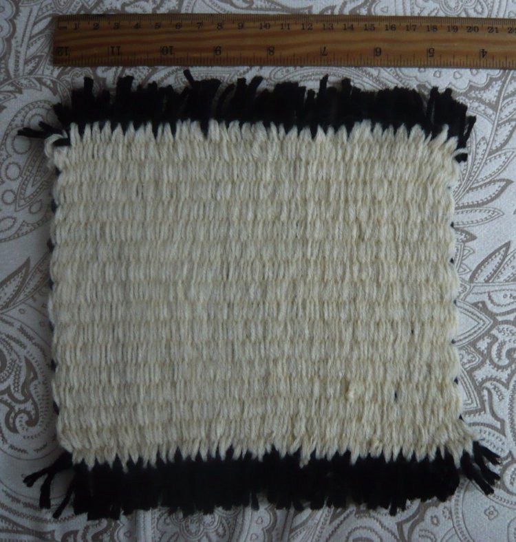 Плетеные и вязанные коврики для кукол