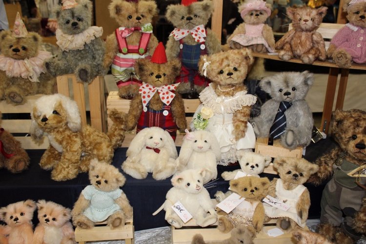 Все на выставку! Продолжение: Куклы и мишки