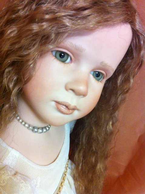 … была в том милом возрасте, когда девочка уже не ребенок, а ребенок еще не девушка. Лилу (Lilou) от автора Рут Треффайзен