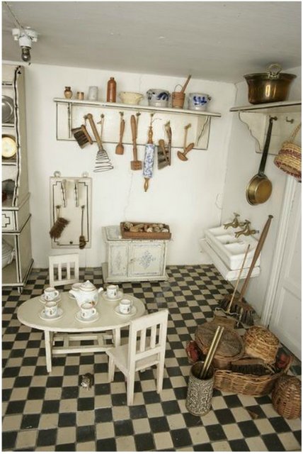 Старинный домик для дочки - самое начало XX века